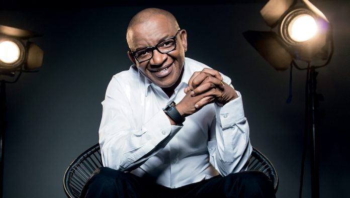 Lebo-M_showmax_seated